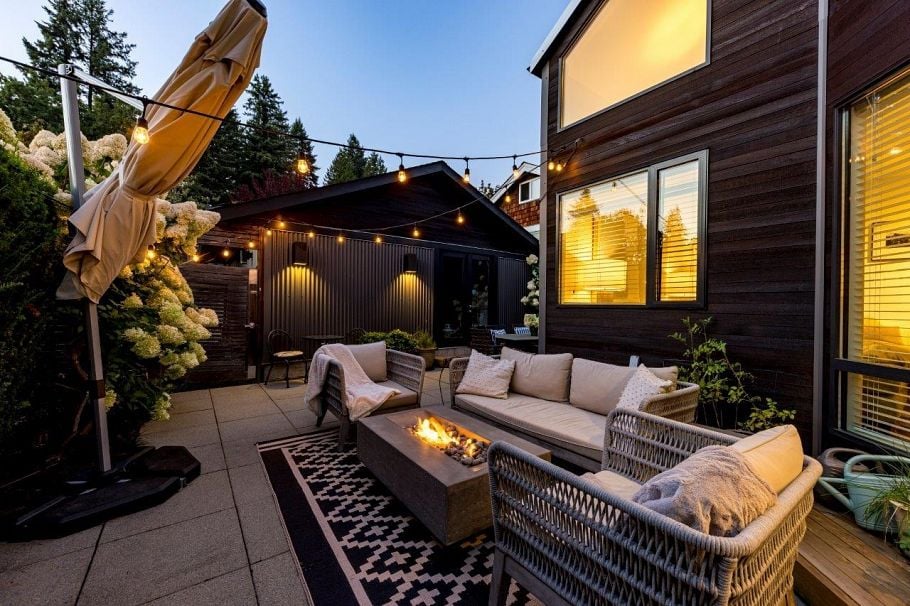 126 E St. James Road North Vancouver, BC - 1
