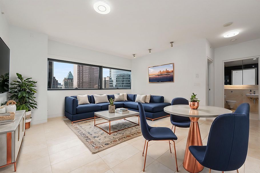 2604 838 W Hastings Street Vancouver, BC - 1