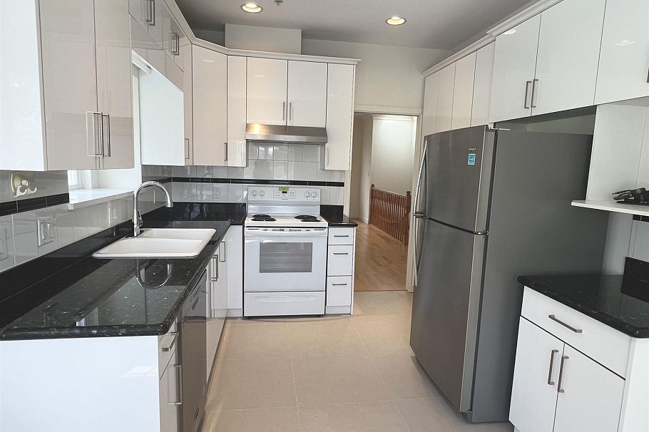 1808 E 51st Avenue Vancouver, BC - 27