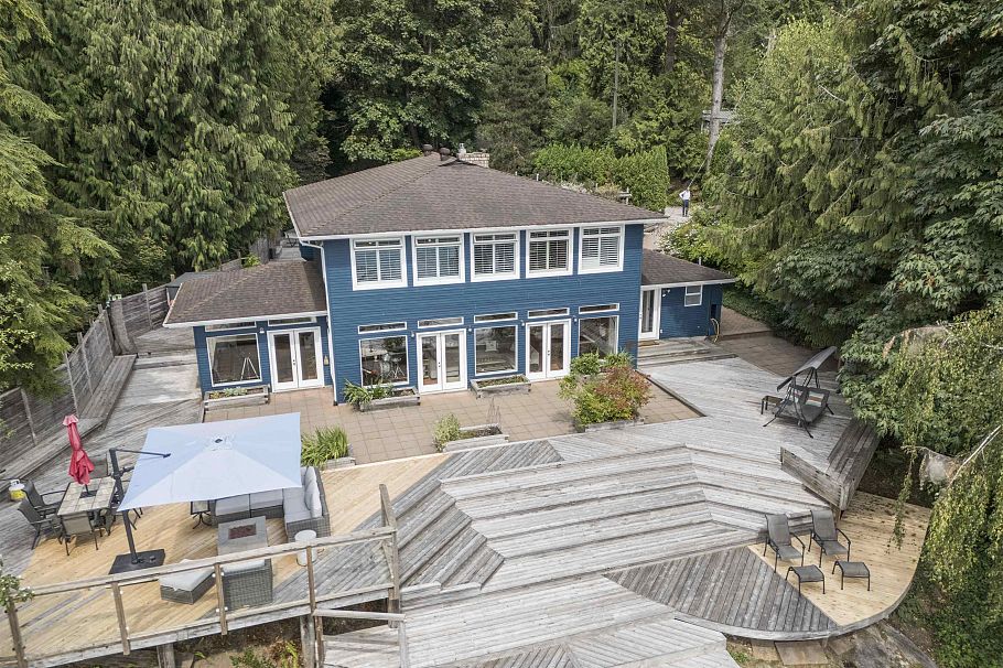 5439 Indian River Drive North Vancouver, BC - 2
