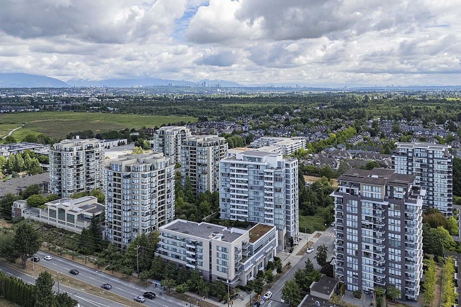 8080 Columbia Street Vancouver, BC - 4