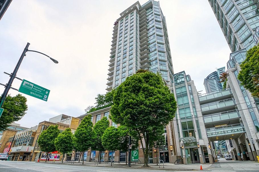 104 565 Smithe Street Vancouver, BC - 1