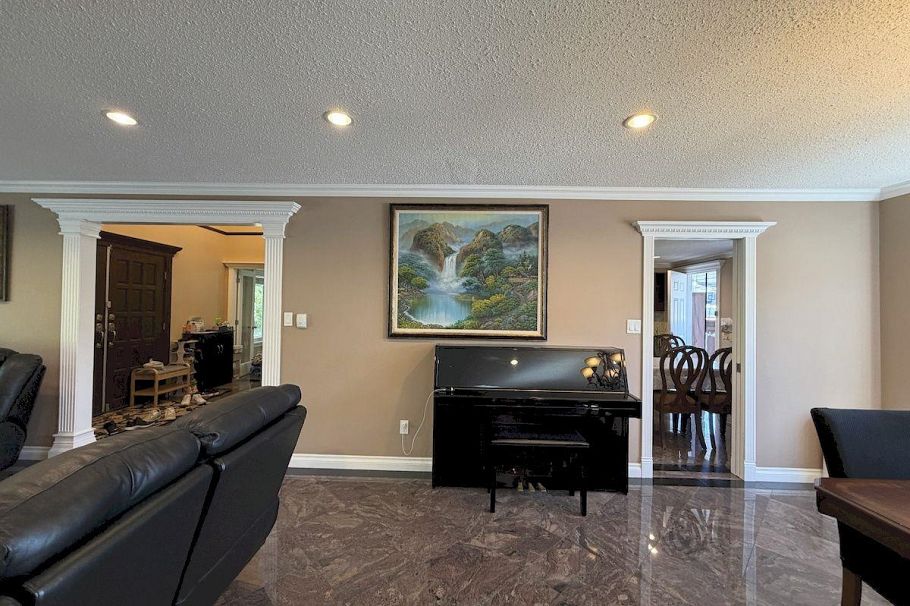 5885 Lincoln Street Vancouver, BC - 6