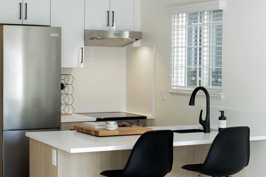 1808 E 51st Avenue Vancouver, BC - 3