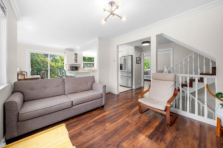 4 230 W 16th Street North Vancouver, BC - 14