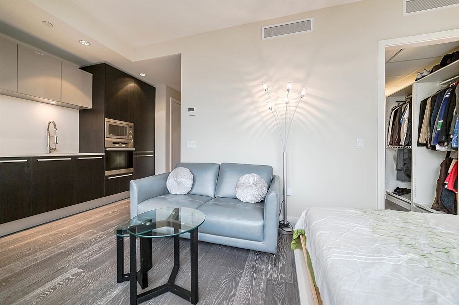 904 1221 Bidwell Street Vancouver, BC - 4