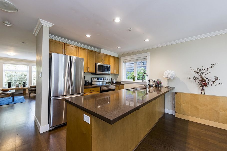 2 263 E 5th Street North Vancouver, BC - 35