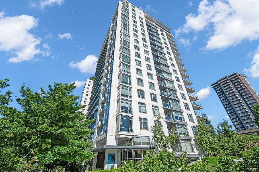 1301 158 W 13th Street North Vancouver, BC - 2