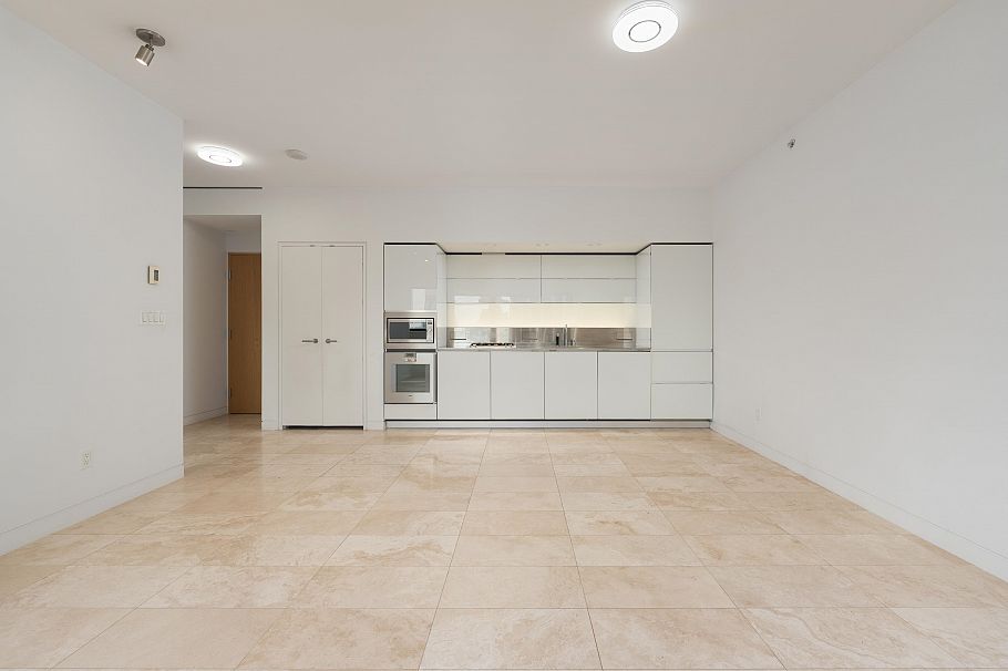 2604 838 W Hastings Street Vancouver, BC - 4