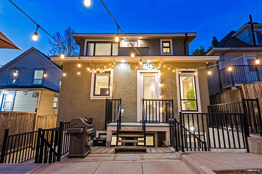 3582 Franklin Street Vancouver, BC - 35