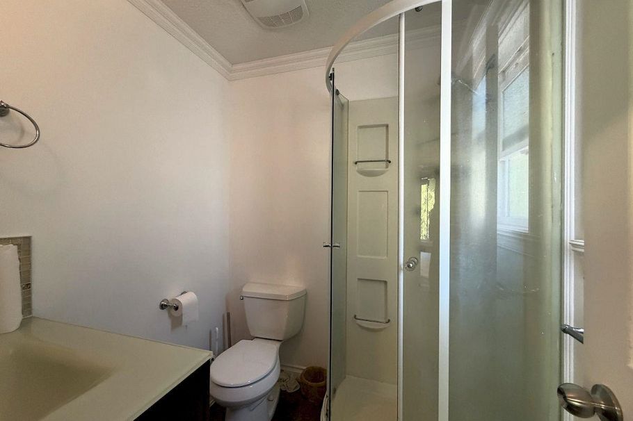 5885 Lincoln Street Vancouver, BC - 28
