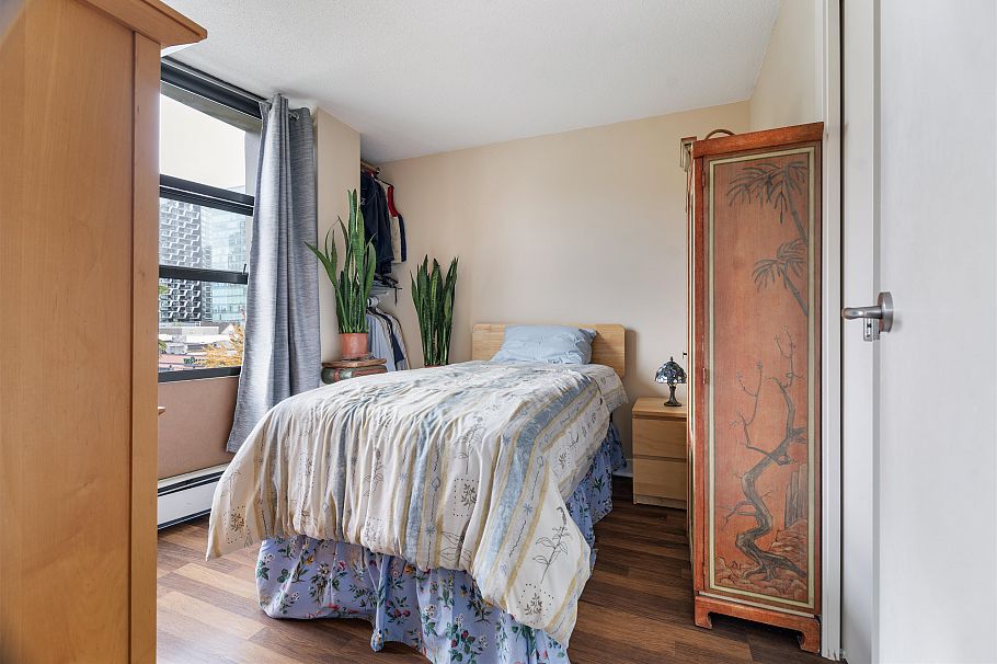 306 1688 Robson Street Vancouver, BC - 19