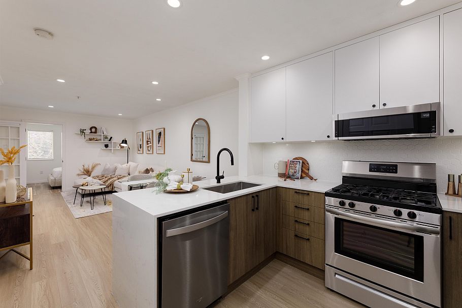 305 688 E 16th Avenue Vancouver, BC - 6