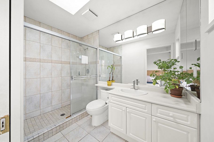304 1550 Fell Avenue Avenue North Vancouver, BC - 10