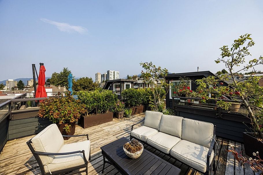 2 263 E 5th Street North Vancouver, BC - 5