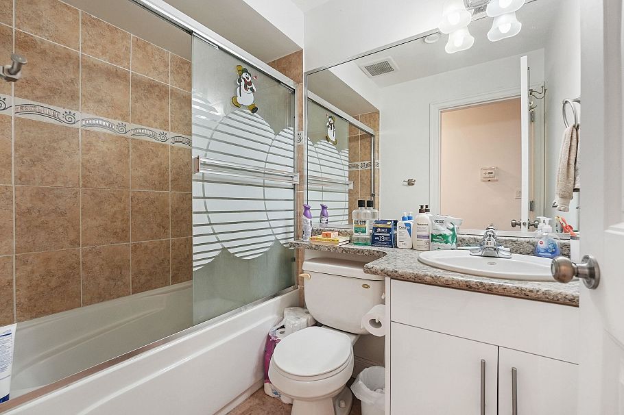 3054 E 5th Avenue Avenue Vancouver, BC - 27