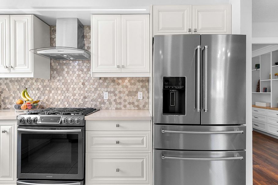 4 230 W 16th Street North Vancouver, BC - 9