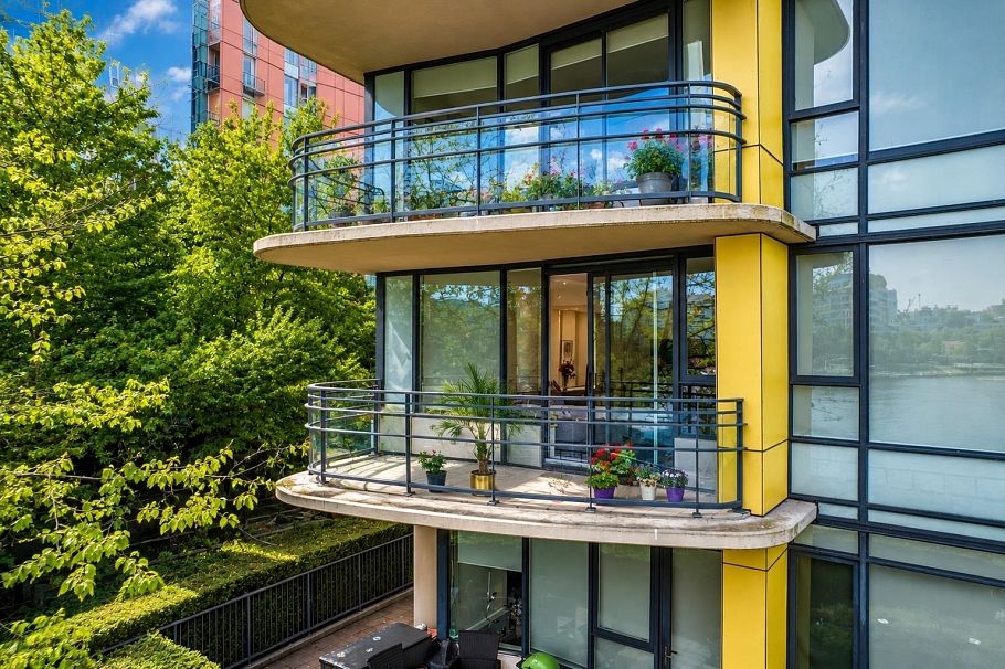 200 9 Smithe Mews Vancouver, BC - 26