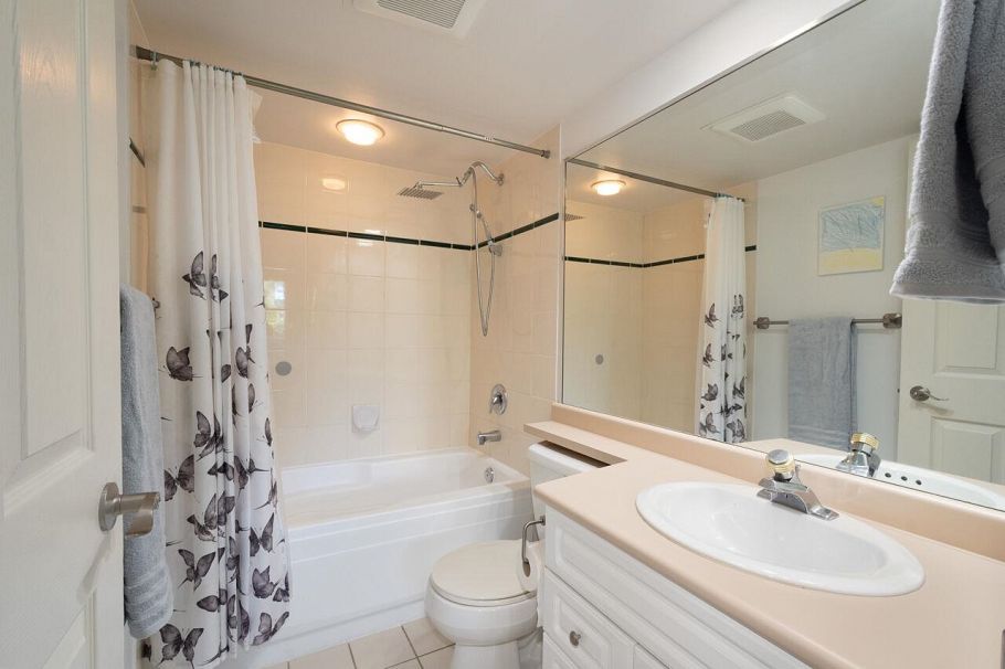 104 3625 Windcrest Drive North Vancouver, BC - 10