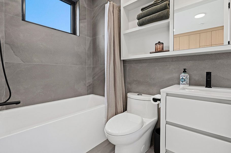 2 312 E 37th Avenue Vancouver, BC - 17