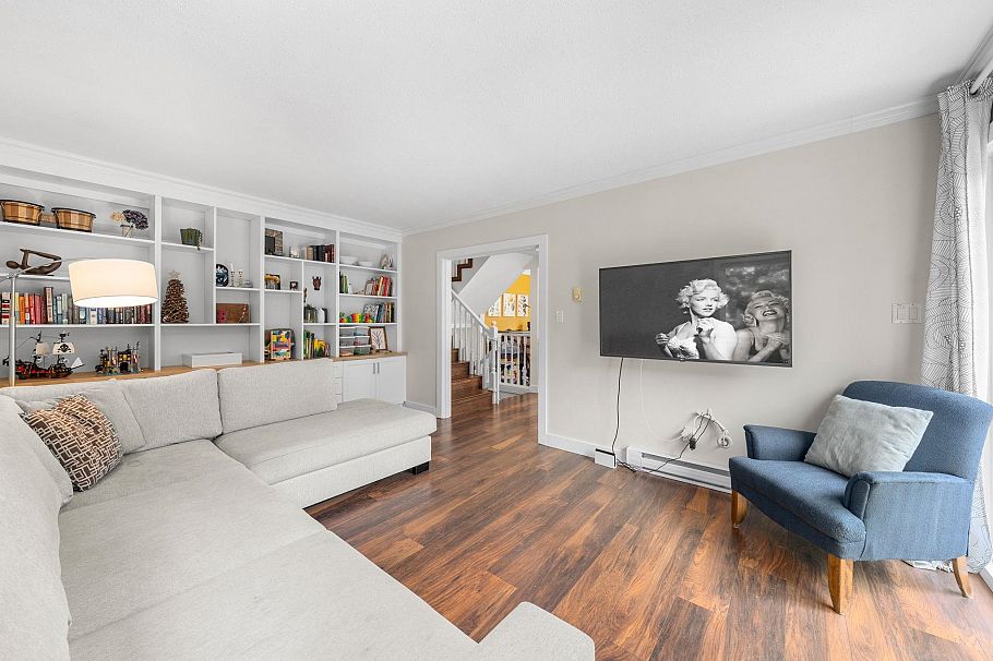 4 230 W 16th Street North Vancouver, BC - 17