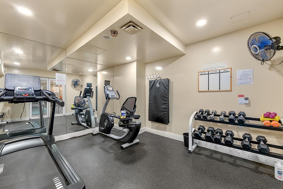 201 638 W 45th Avenue Vancouver, BC - 38