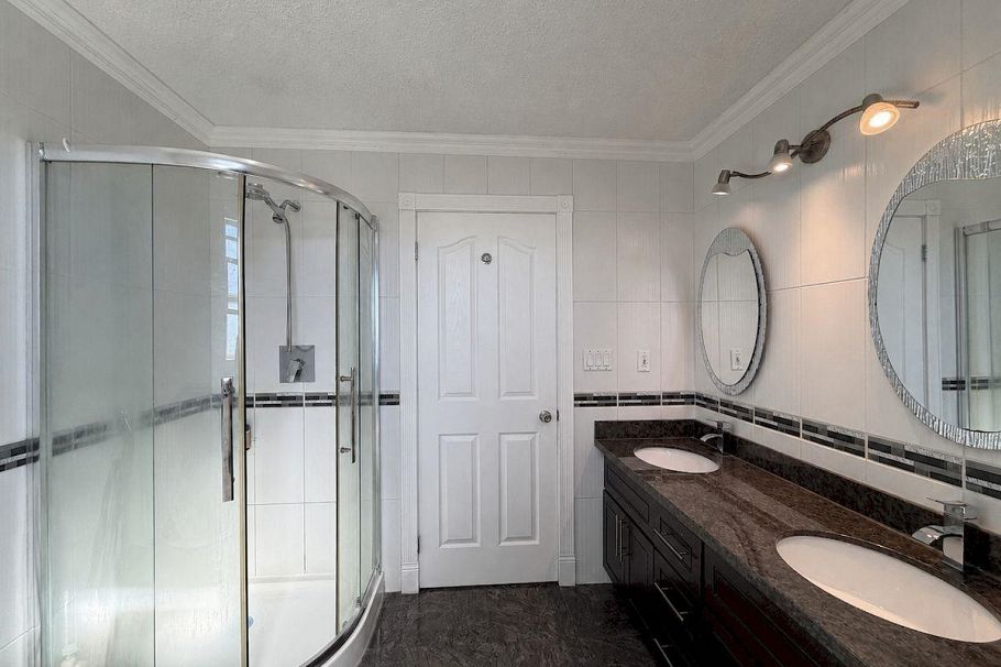 5885 Lincoln Street Vancouver, BC - 35
