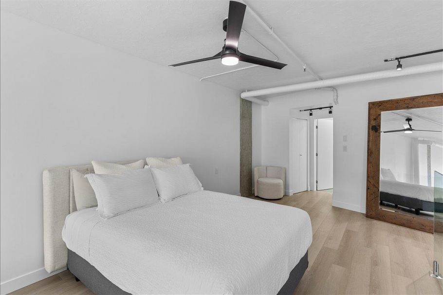 309 27 Alexander Street Vancouver, BC - 27