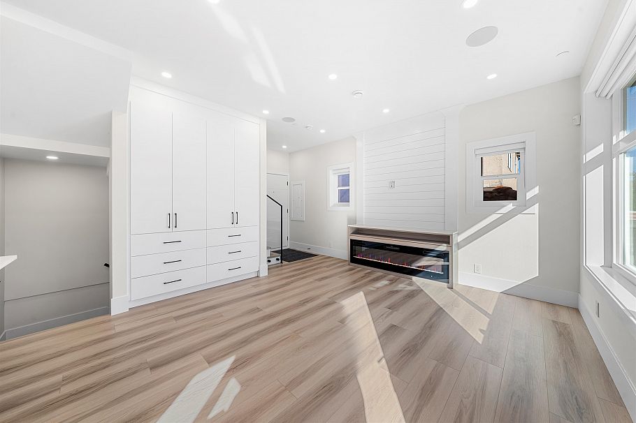 4318 Nanaimo Street Vancouver, BC - 6