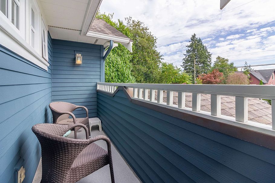 358 E 14th Street North Vancouver, BC - 18