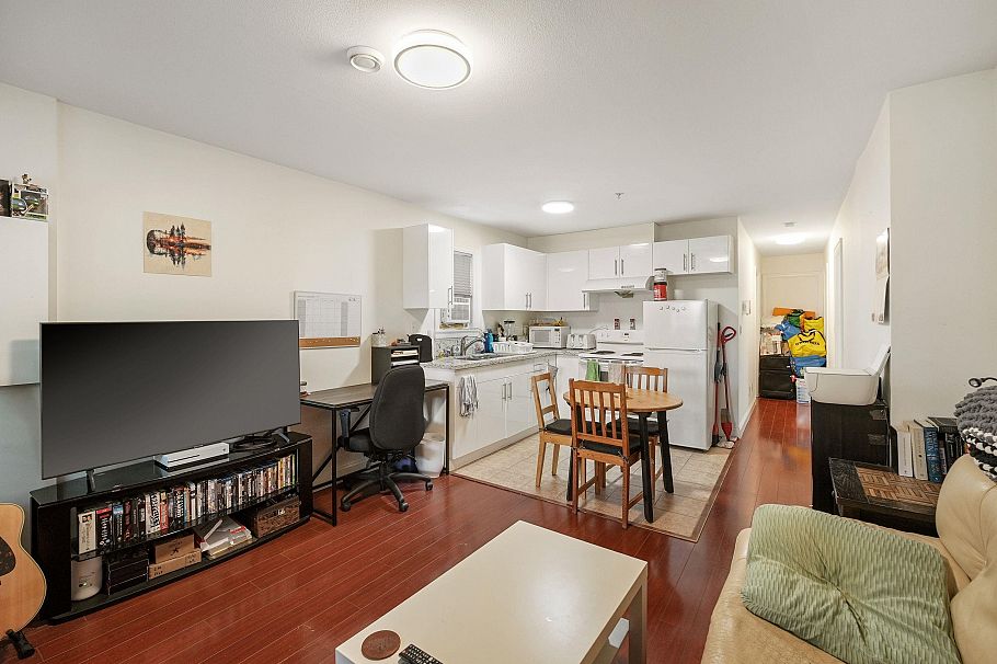 3054 E 5th Avenue Avenue Vancouver, BC - 21
