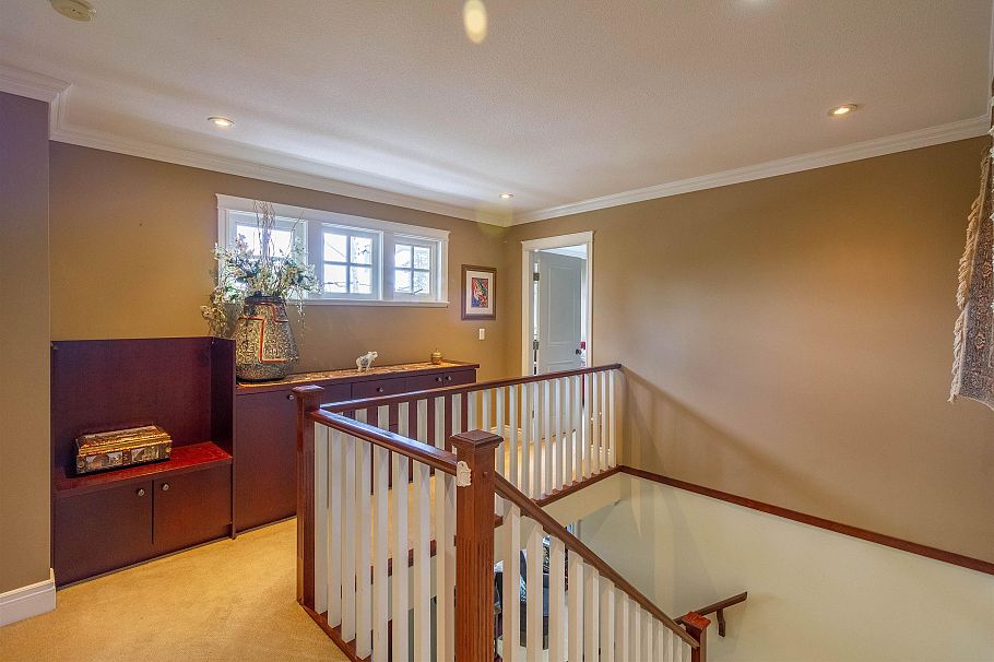 358 E 14th Street North Vancouver, BC - 14