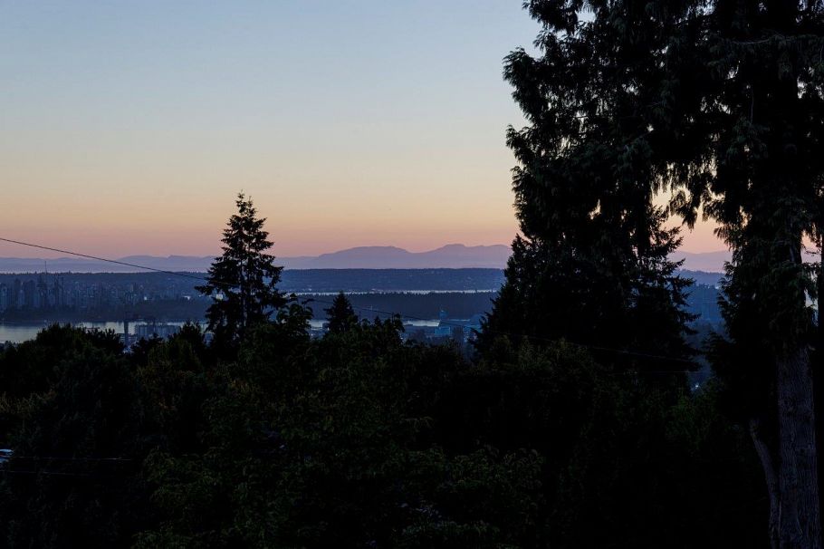 126 E St. James Road North Vancouver, BC - 20