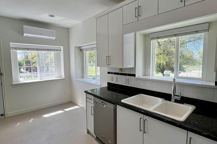 1808 E 51st Avenue Vancouver, BC - 26