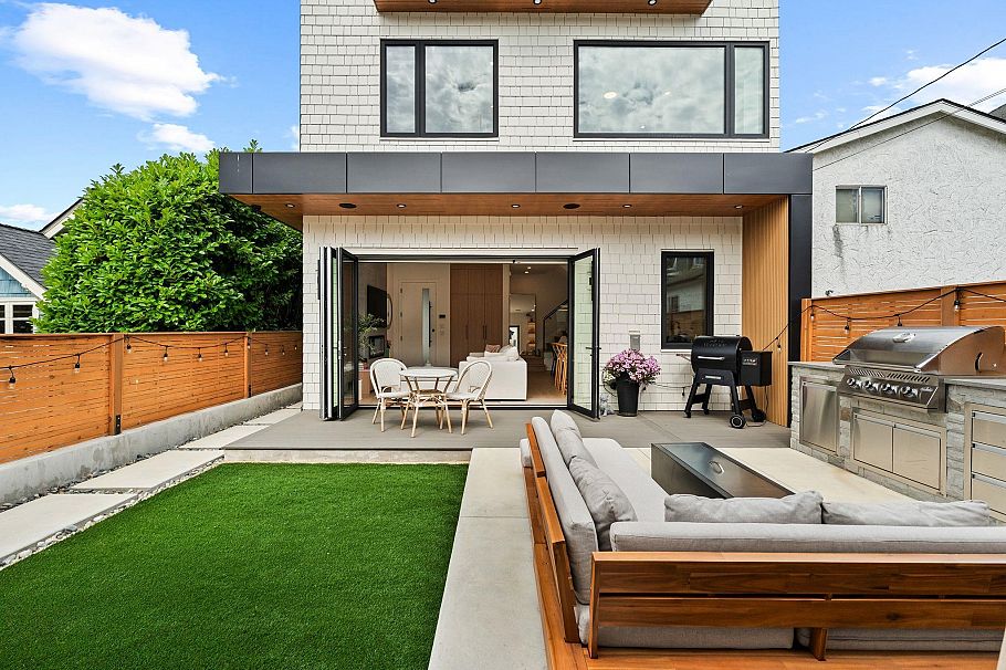 2 312 E 37th Avenue Vancouver, BC - 2