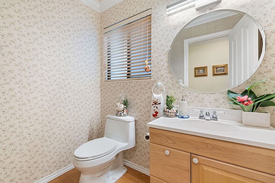 5729 Owl Court North Vancouver, BC - 16