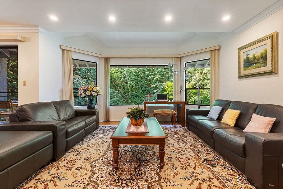5729 Owl Court North Vancouver, BC - 3