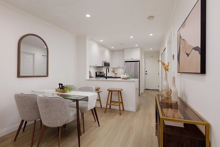 305 688 E 16th Avenue Vancouver, BC - 3
