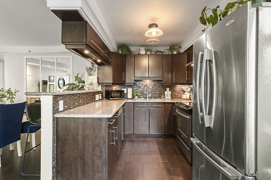 102 2528 E Broadway Vancouver, BC - 14
