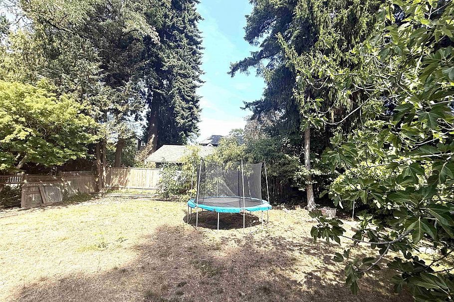 3441 W 35th Avenue Vancouver, BC - 2