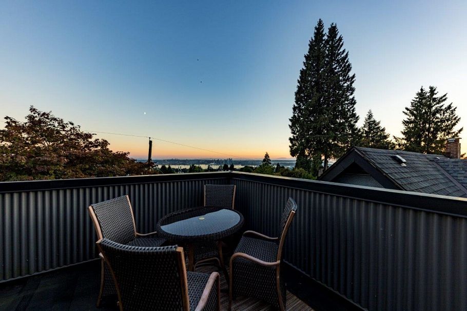 126 E St. James Road North Vancouver, BC - 37