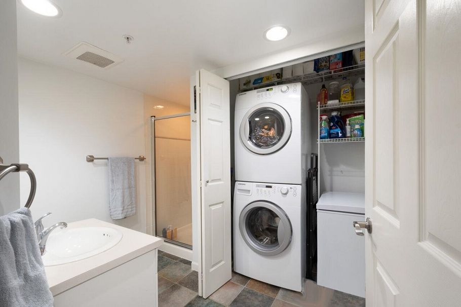104 3625 Windcrest Drive North Vancouver, BC - 12
