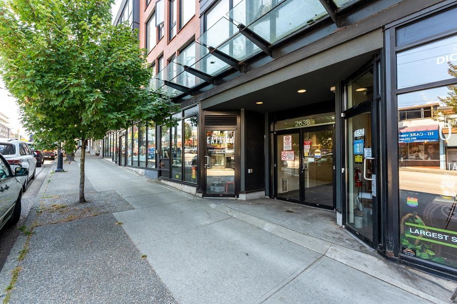 206 2636 E Hastings Street Vancouver, BC - 2