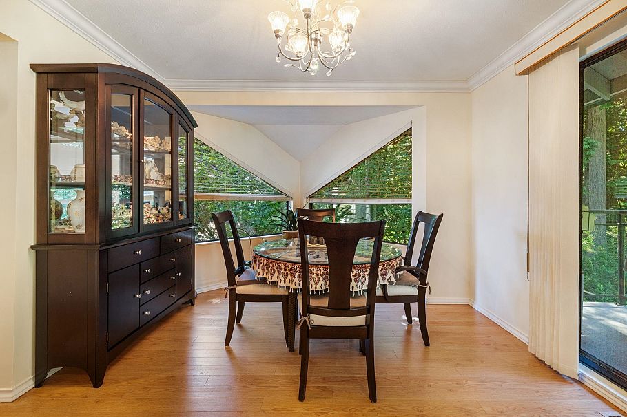 5729 Owl Court North Vancouver, BC - 6