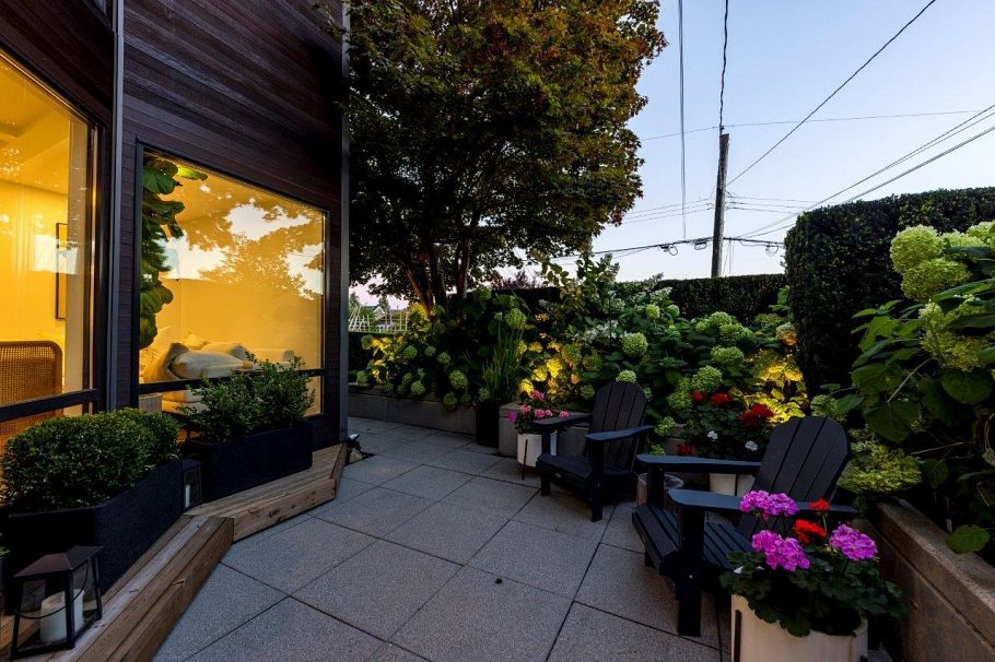 126 E St. James Road North Vancouver, BC - 35