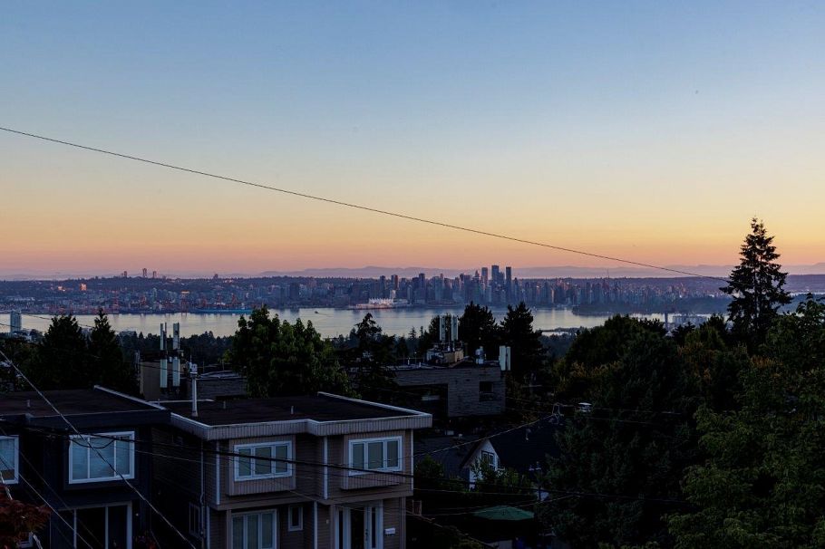 126 E St. James Road North Vancouver, BC - 40