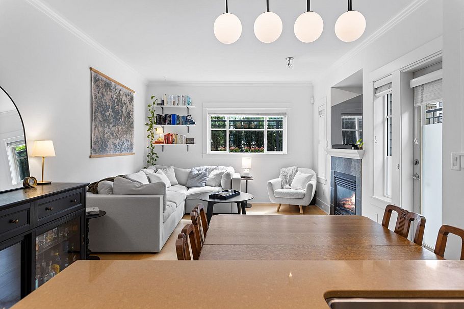 158 W 14th Avenue Vancouver, BC - 16