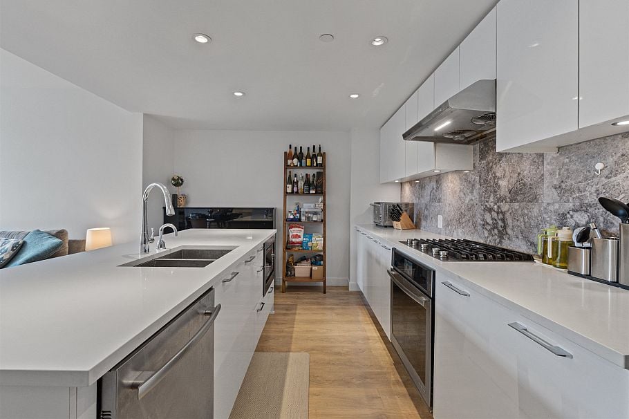 TH112 3565 Sawmill Crescent Vancouver, BC - 2