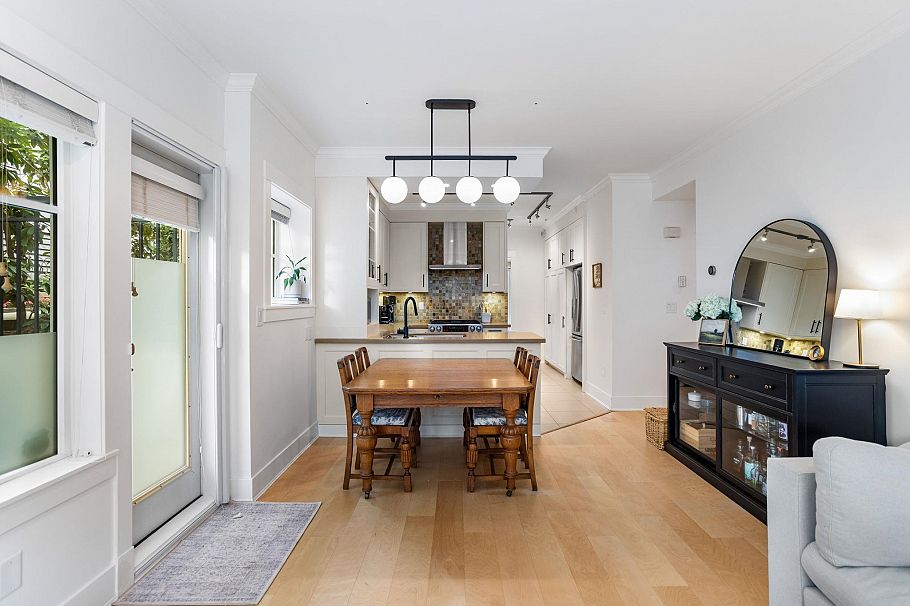158 W 14th Avenue Vancouver, BC - 8