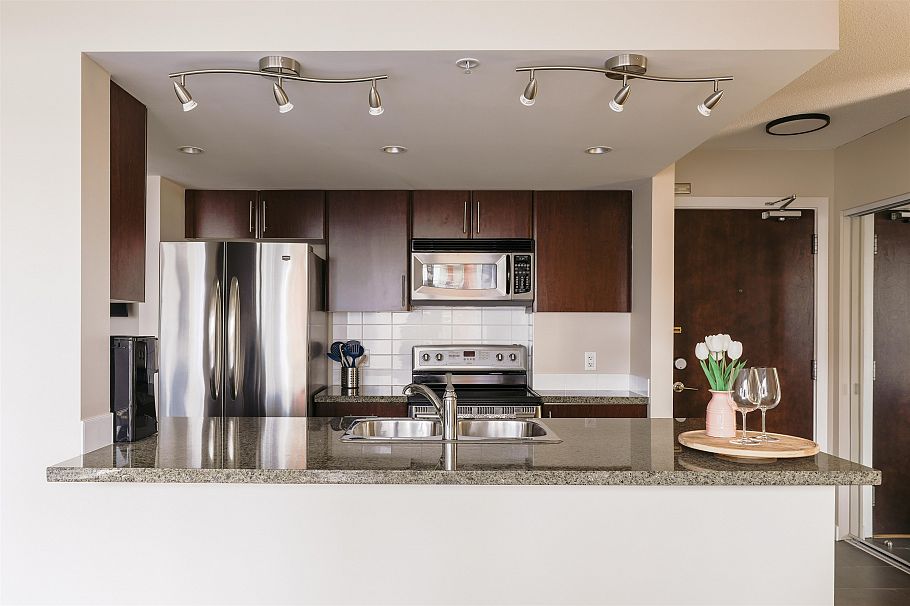 711 618 Abbott Street Vancouver, BC - 18